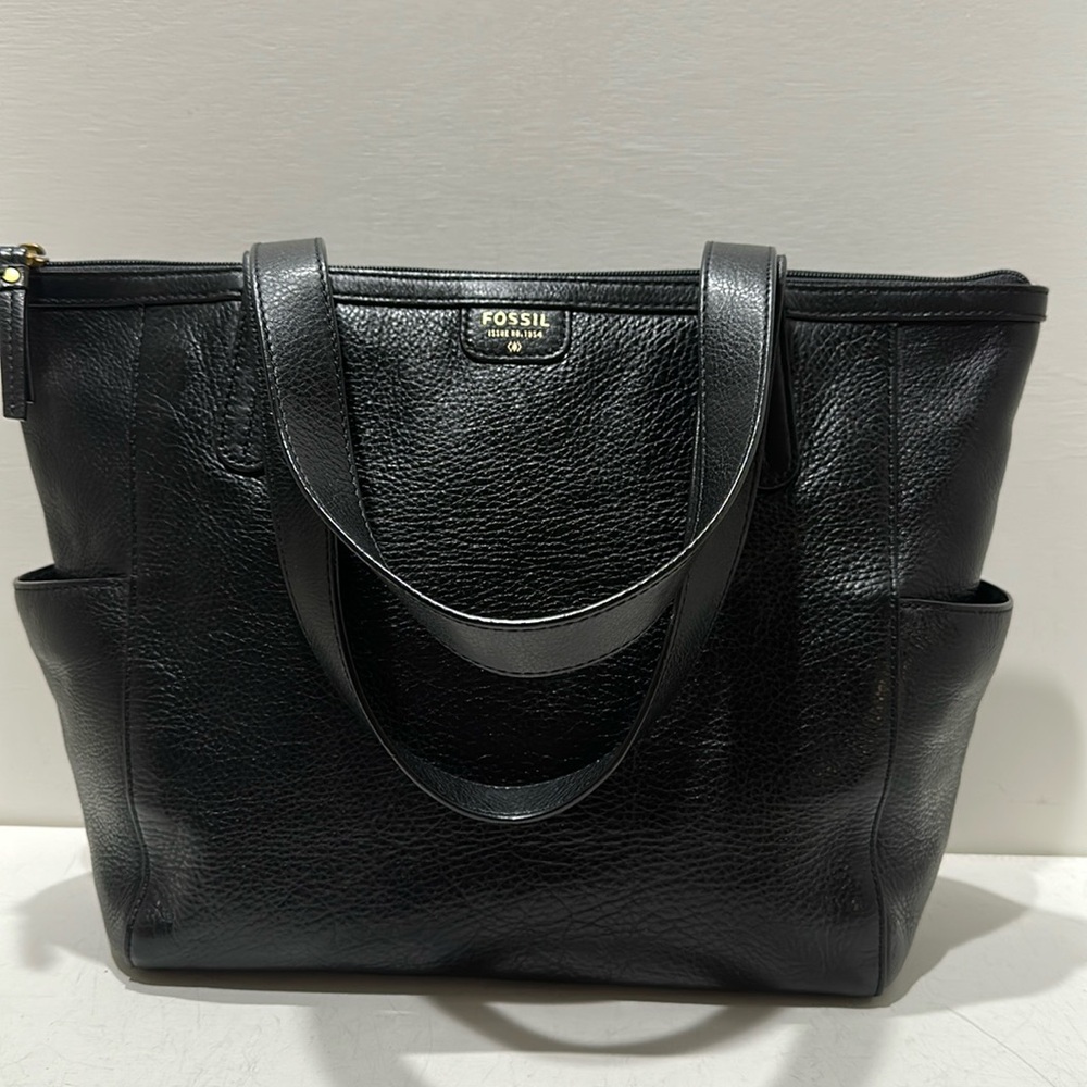 FOSSIL Issue No. 1954 Large Black Pebbled Leather Tote Bag